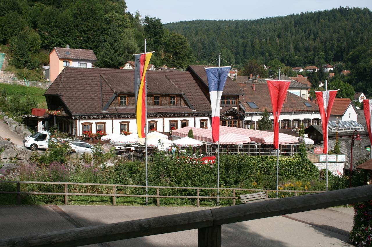 Hotel Gaestehaus Zur Lilie Triberg im Schwarzwald Exterior foto